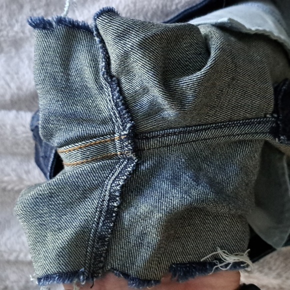 The Castings High Rise Short in Crown - Size 26 - Picture 12 of 12